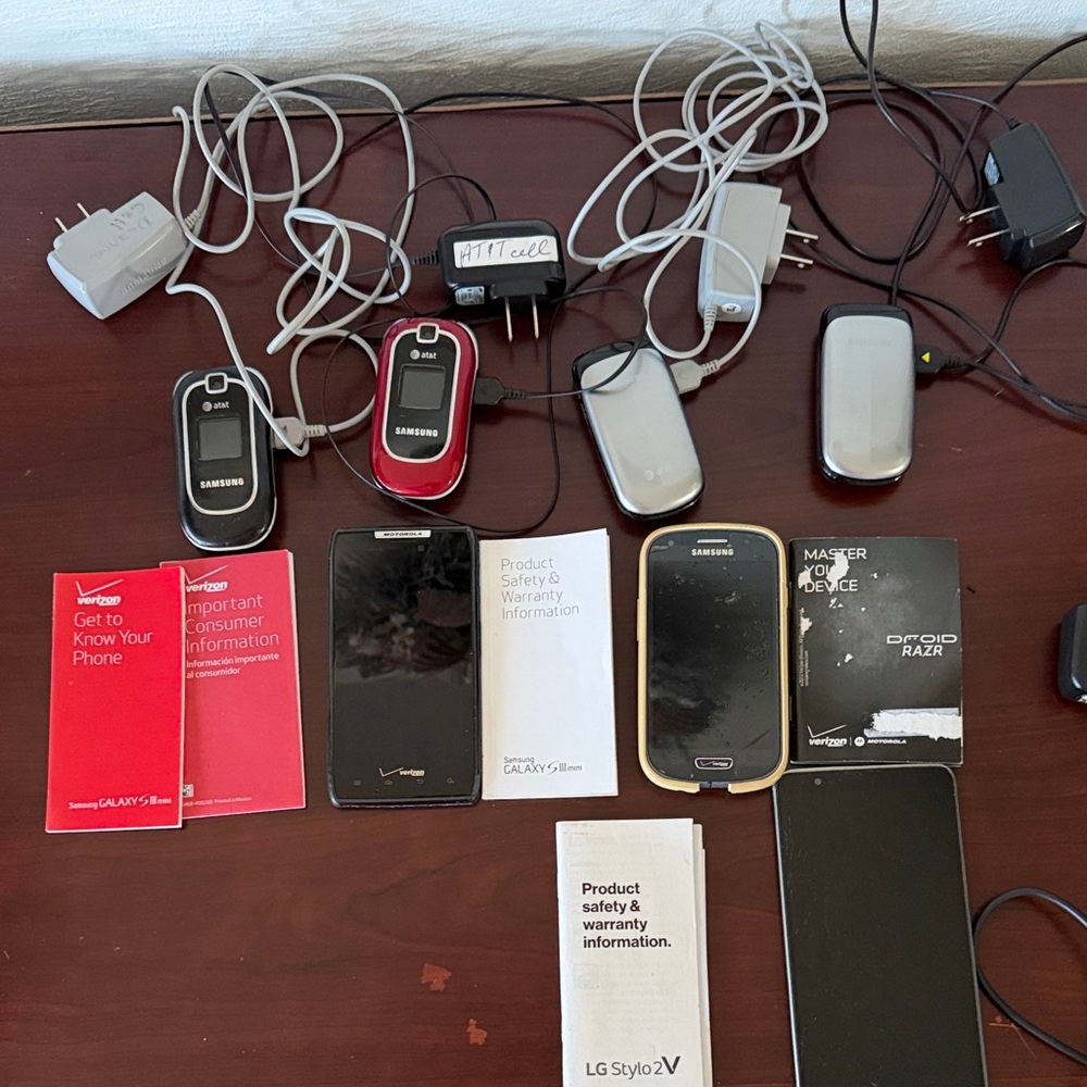 Samsung and Motorola Flip Phones with Chargers